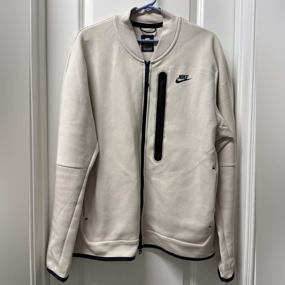 Men’s Nike Sportswear Tech Fleece Jacket SIZE LARGE- EUC-Style code CZ1797-072